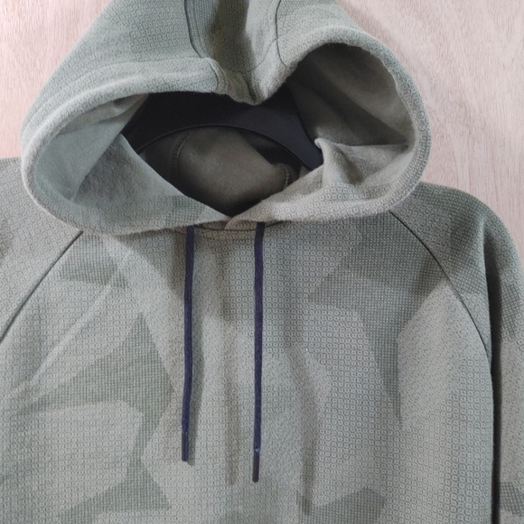 Men Old Navy Active Green Hoodie in excellent condition - Picture 7 of 12